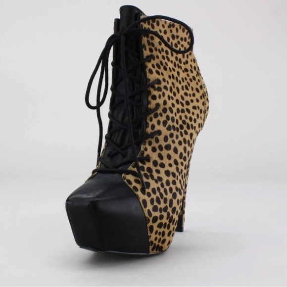 💕2/$20💕Betsey Johnson Cheetah Print Boots NWOT Size 7.5 - Picture 2 of 12